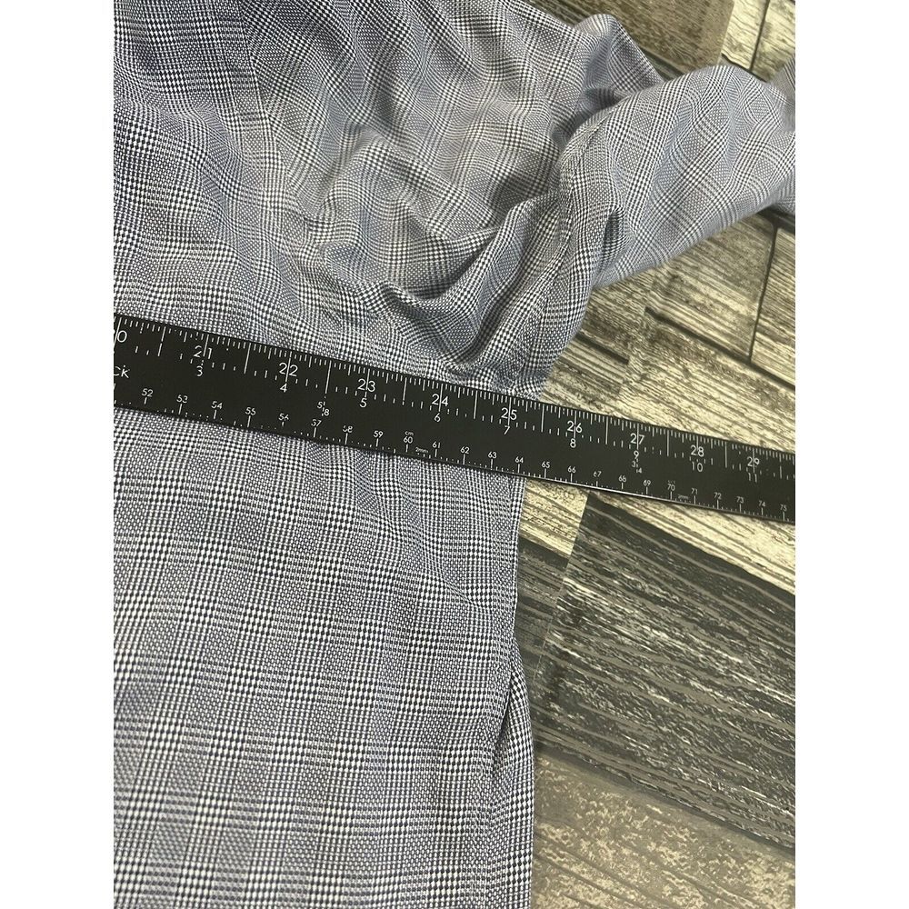 Robert Graham Men's Button-Down Shirt in Navy and White Micro-Check - Picture 4 of 6